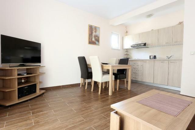 Apartmani Lili Sukošan Exterior foto