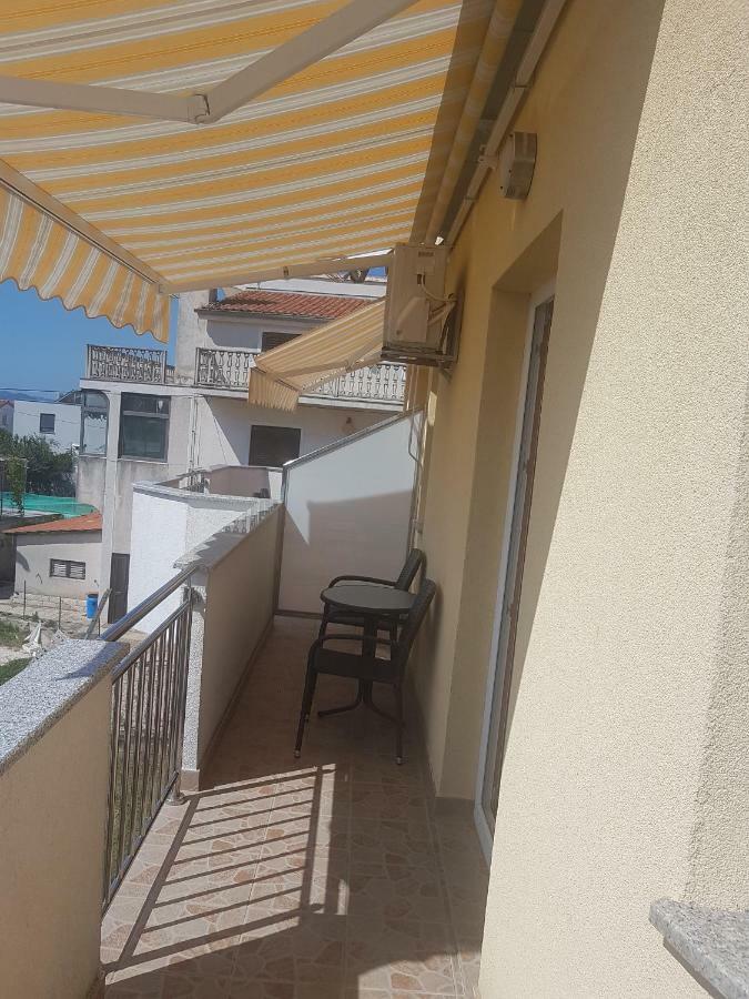 Apartmani Lili Sukošan Exterior foto