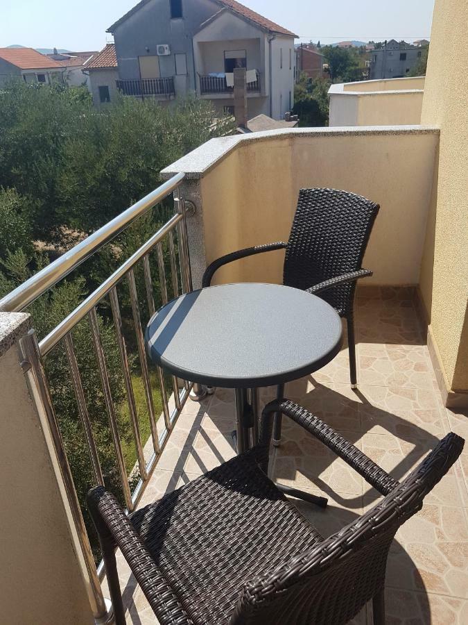 Apartmani Lili Sukošan Exterior foto