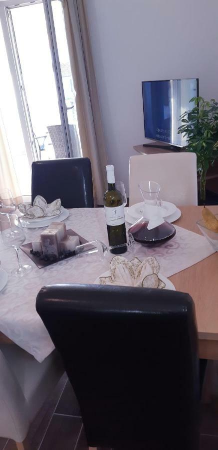 Apartmani Lili Sukošan Exterior foto