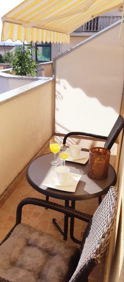 Apartmani Lili Sukošan Exterior foto