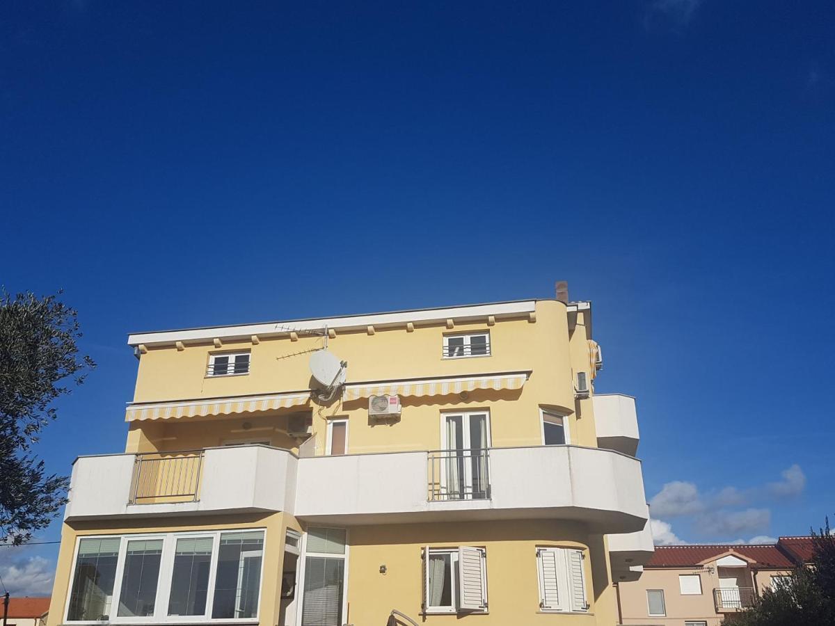 Apartmani Lili Sukošan Exterior foto